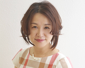 土井里美氏